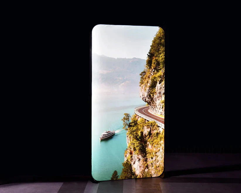 Lightbox Curved Corner – Lightbox Displays